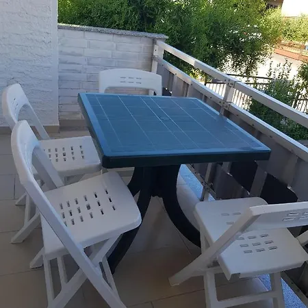 Sari Apartament *